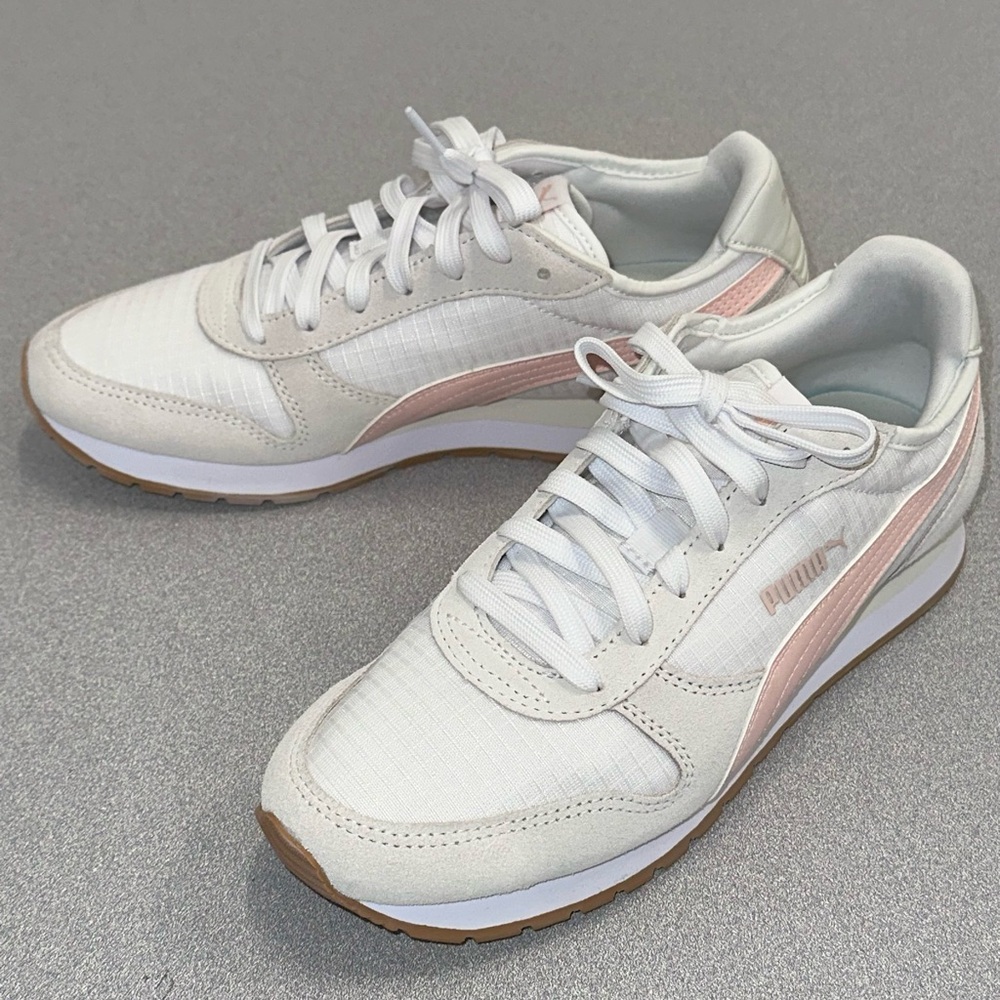 Women's Puma St Miler White and Pink Sneakers